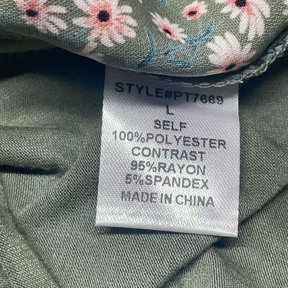 PaperMoon Sage Green Floral Print Button Back Top - Picture 7 of 7